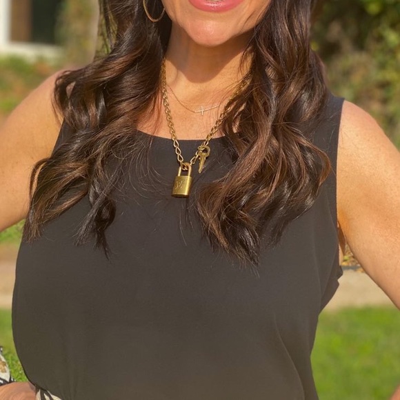 Sale!!!! Unique beautiful authentic Vintage Louis Vuitton key and lock necklace - Picture 5 of 5